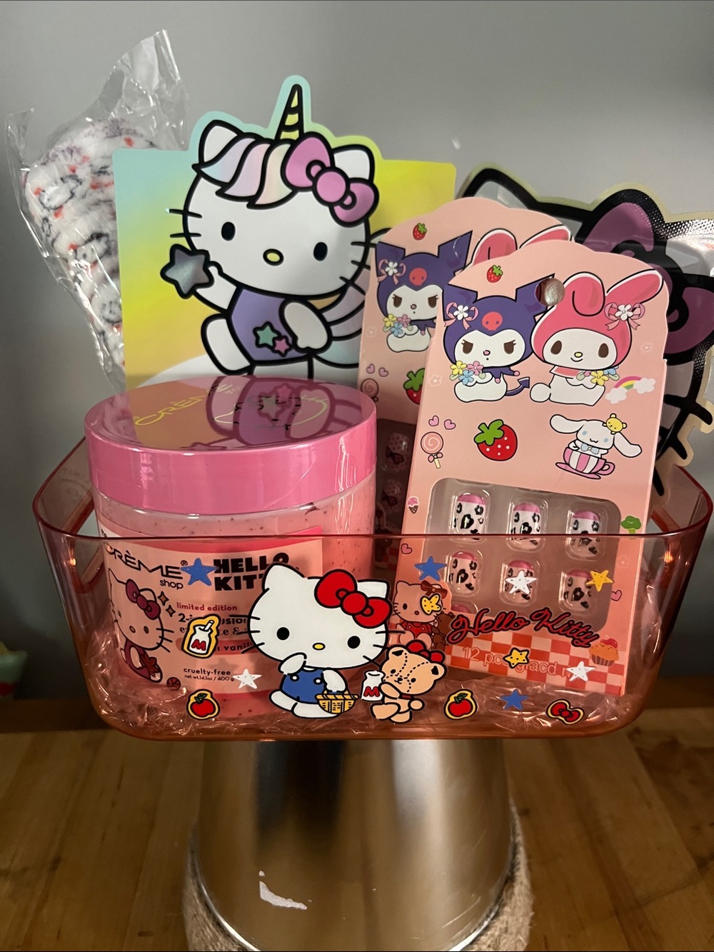 Crème Shop Hello Kitty & Friends collaboration set Pink Beauty Gift Set NWT